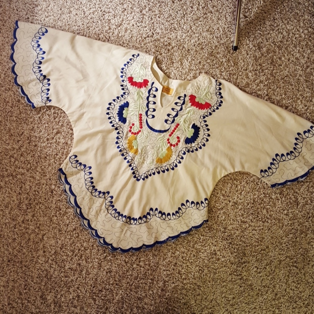 Beautiful Costa Rica Blouse - Picture 5 of 7